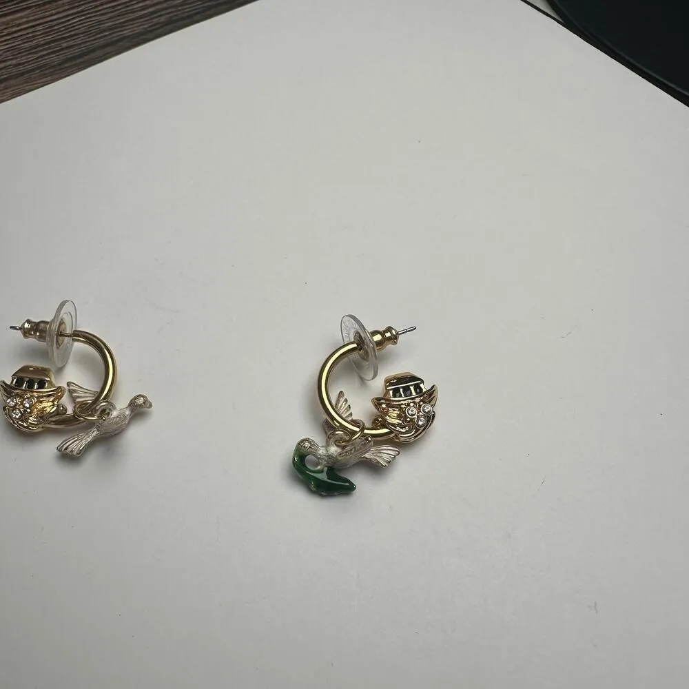 Joan Rivers Noah's Ark Peace Dove Bird Hoop Charm Pierced Earrings Gold Tone - Image 4
