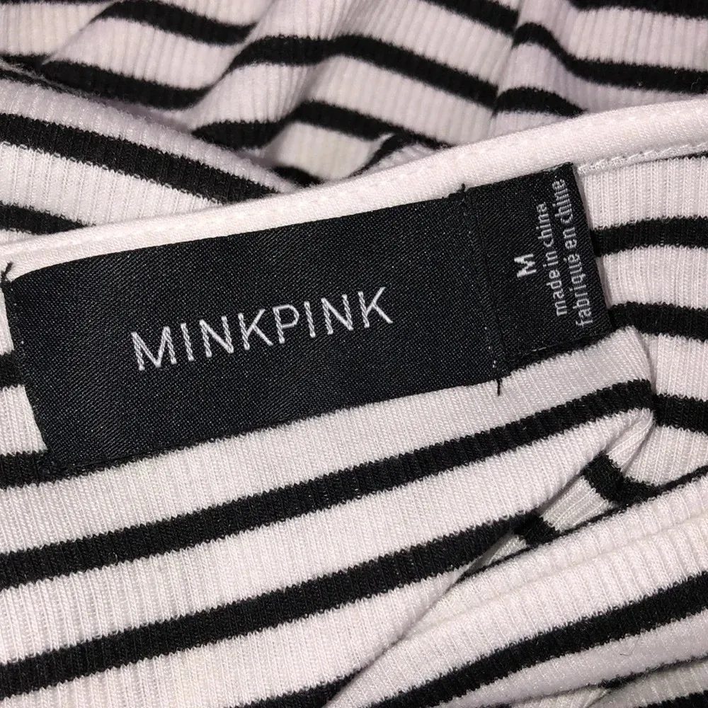 Mink pink size medium white & black top - Image 4