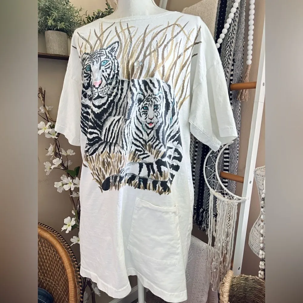 Vintage Ease Sport White Tiger Mom & Baby Artsy Hand Painted Tunic T Shirt Size L - Image 3