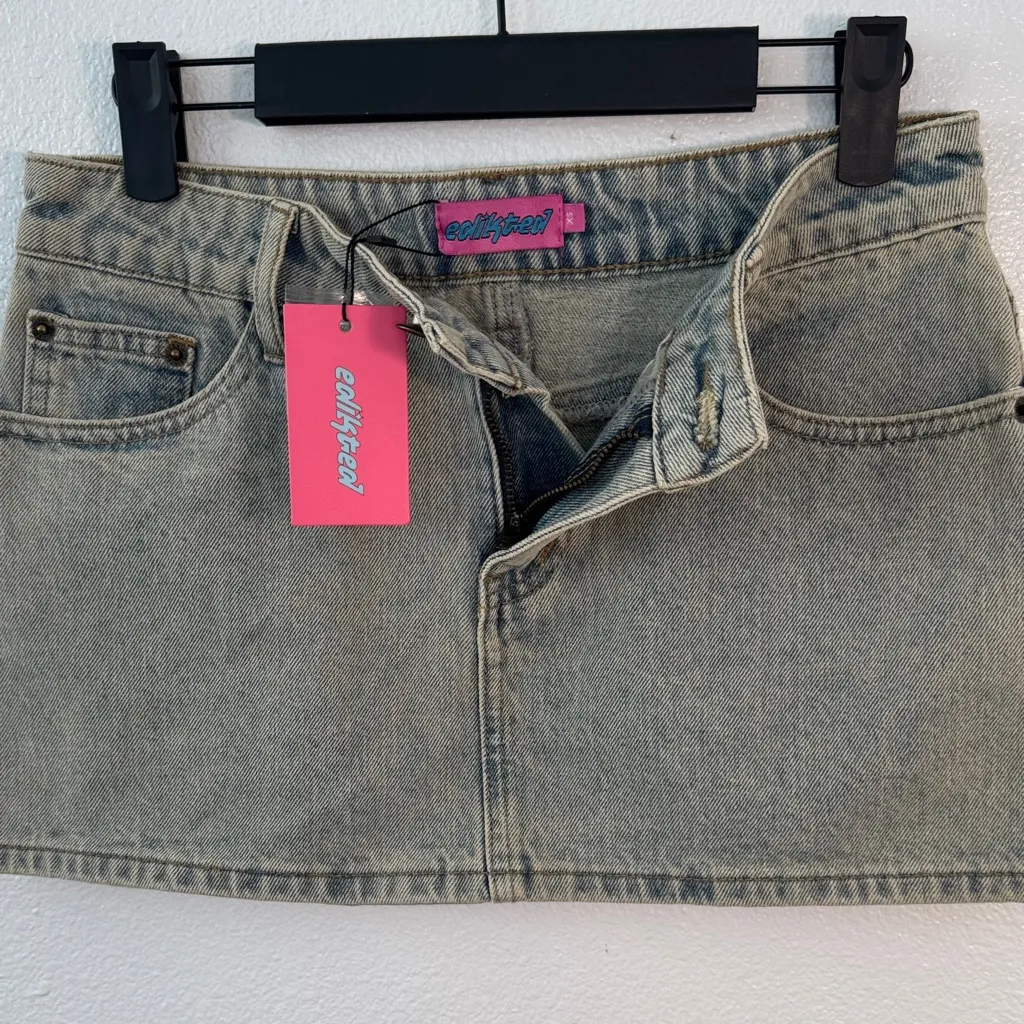 Edikted Light Blue Denim Mini Skirt - Image 2