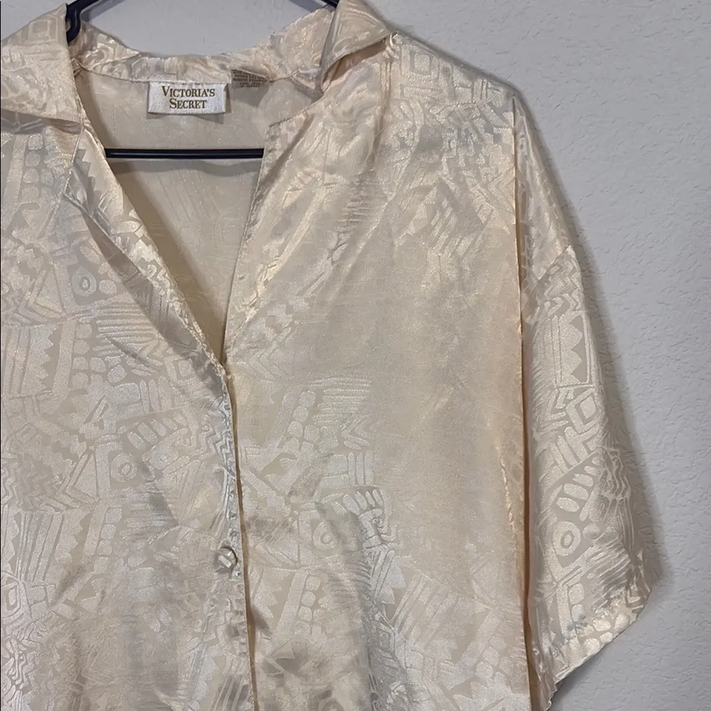 Vintage Victorias Secret size small Cream Short Sleeve Button-Up pajama Shirt - Image 3