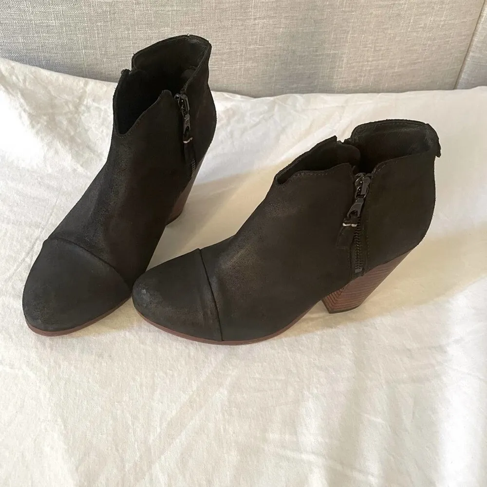 rag & bone Margot leather bootie black metal zip and brown heel. - Image 2