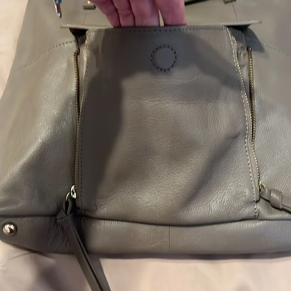 NWT Kooba large roomy lots of pockets expandable zip close satchel in taupe - Image 15