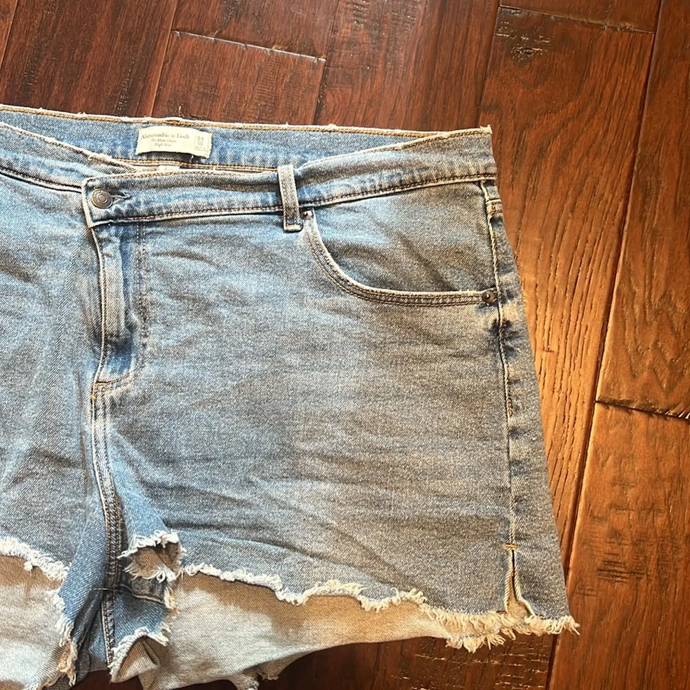 Abercrombie & Fitch Curve Love Mom High Rise Cutoff Jean Shorts 34 / 18 - Image 12