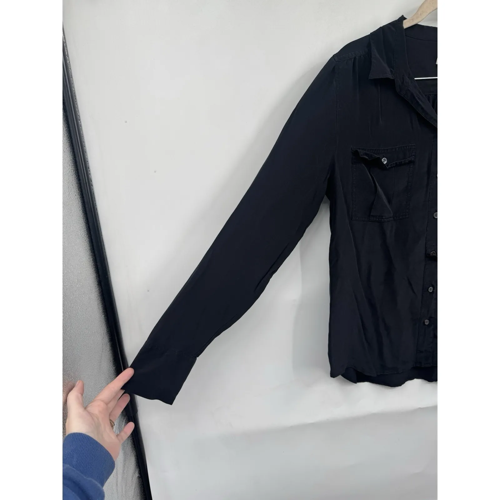 J. Crew 100% Silk Button Front Long Sleeve Shirt Women 10 Black Elevated Basic - Image 6