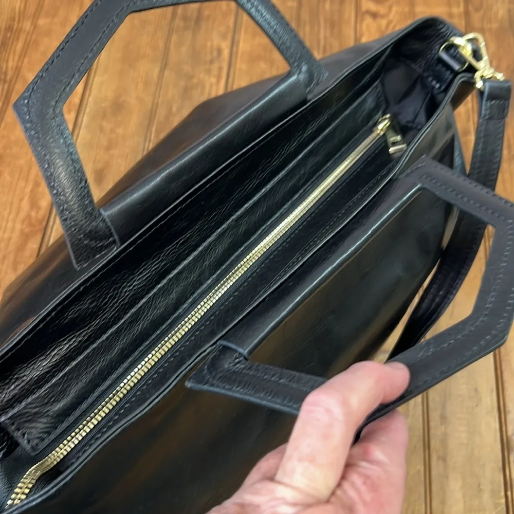 Anna Paola Italy Black Leather small zip top Tote Bag crossbody strap - Image 8