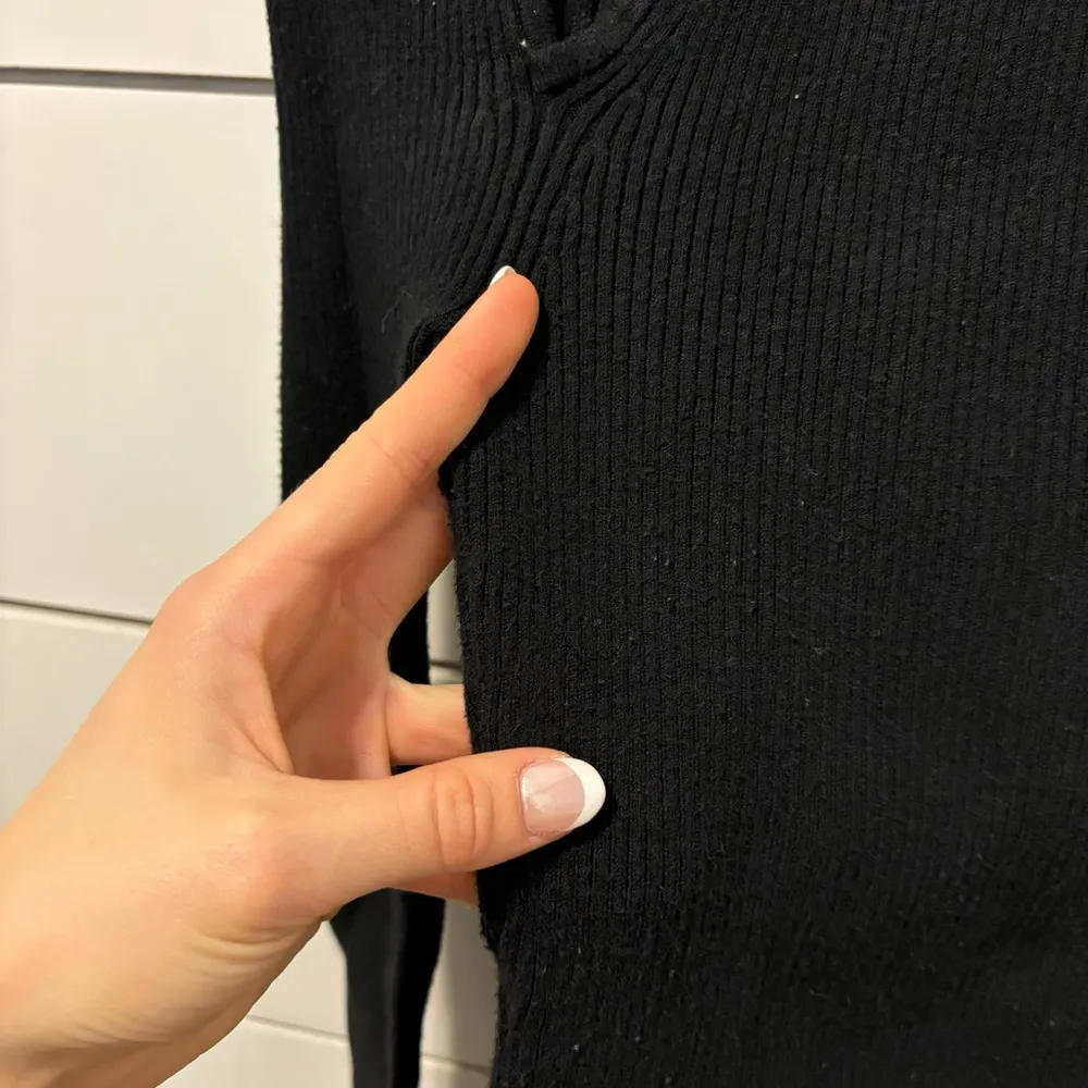 Abercrombie & Fitch Black Sweater Bodysuit with Cutouts - Image 6