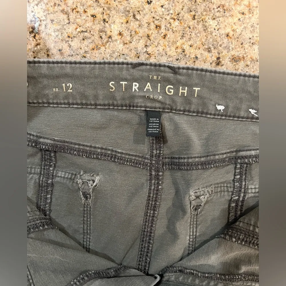 White House Black Market Olive Cropped straight Pants EUC size 12 - Image 9