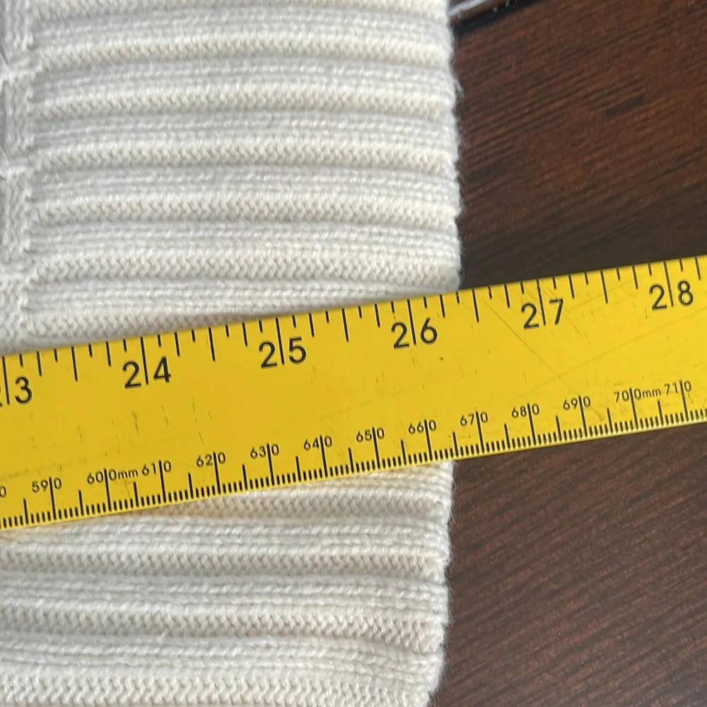 BCBG cream color knit sweater with puffed sleeves size S - Image 6