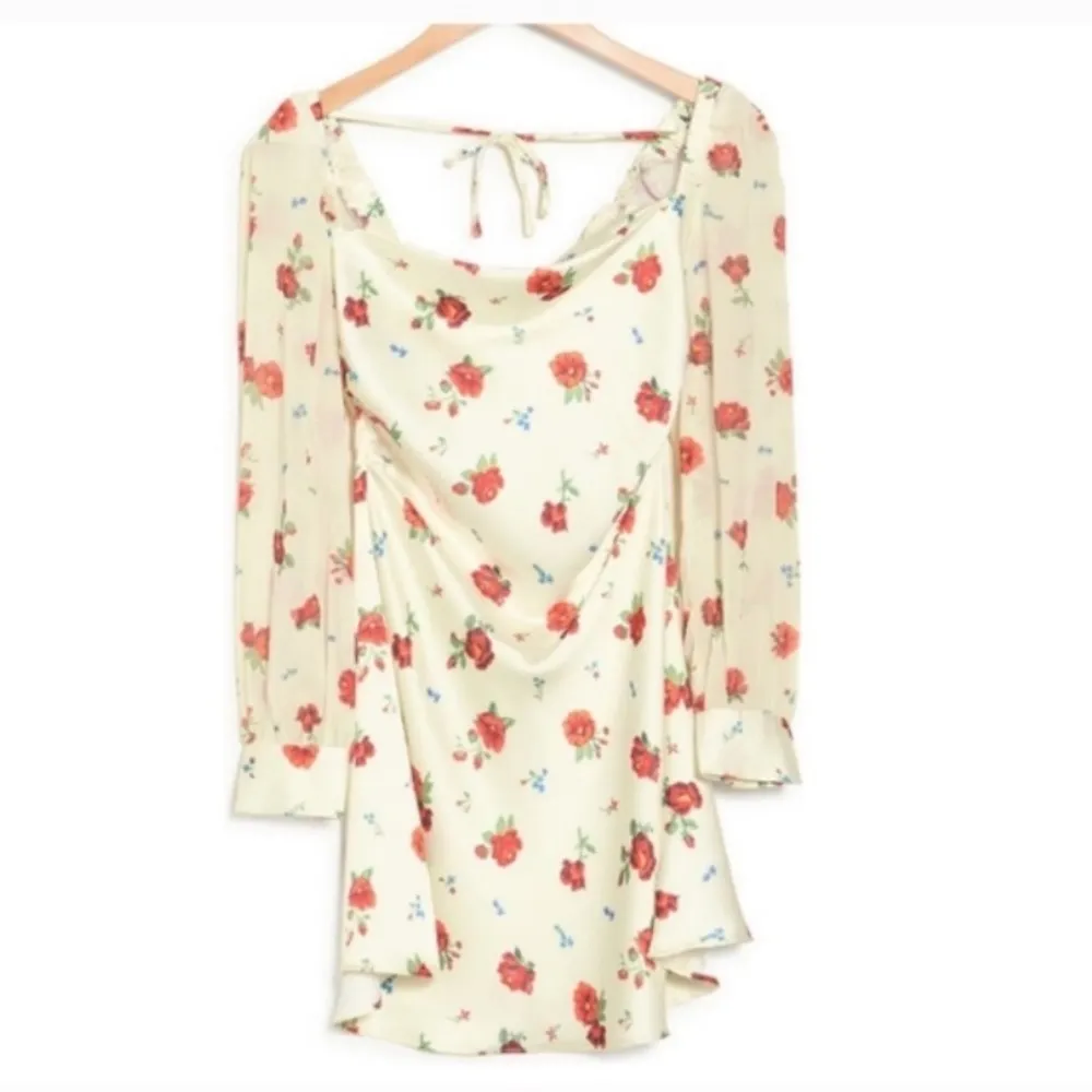 WeWoreWhat cottage White revolve Floral Puff Sleeve mini Dress Nwt satin fall - Image 8