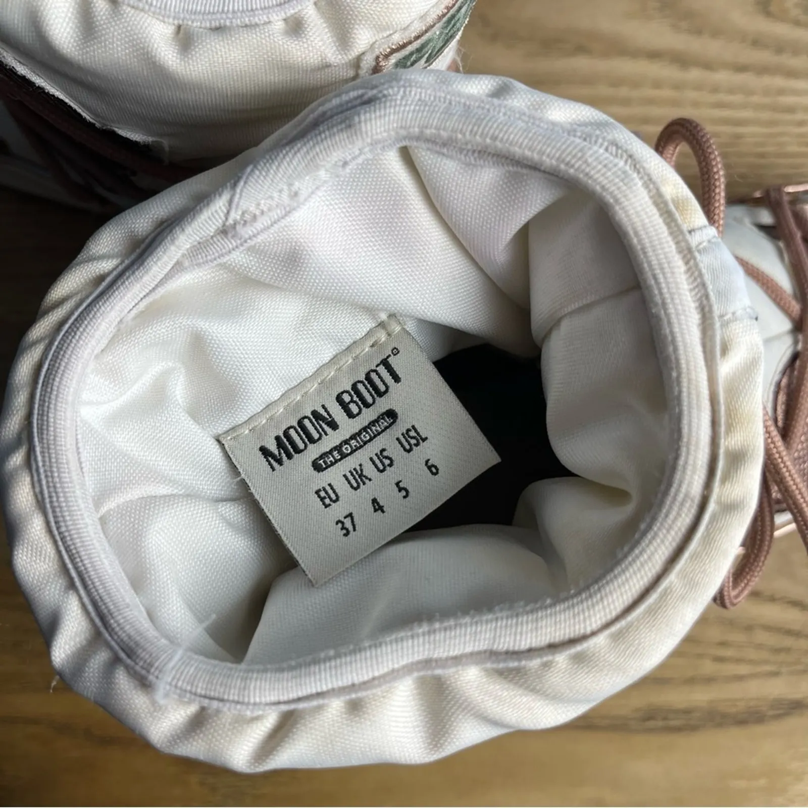 Moon Boot Peace & Love WP Snow Mini Boots Waterproof White Pink Women’s Size 6 - Image 8