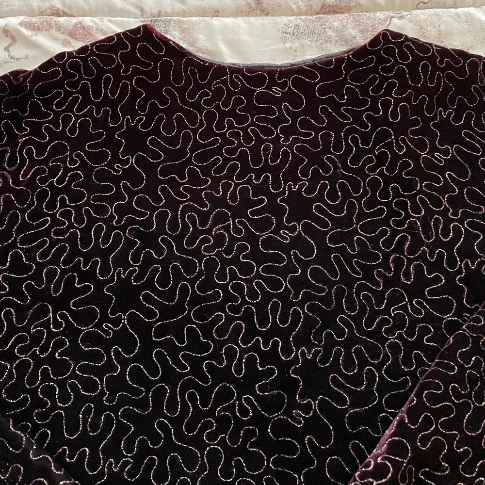 Maggie McNaughton vintage velvet maroon w/gold embroidery button up blazer 24W Red - Image 8