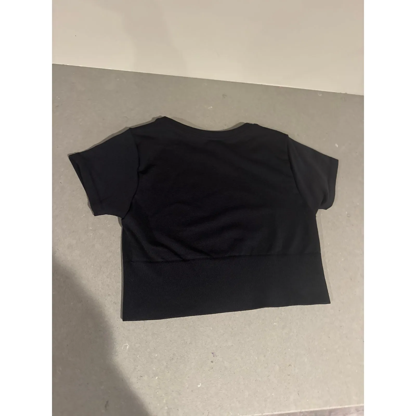 Aerie  Offline black seamless croped top‎ Size small - Image 4