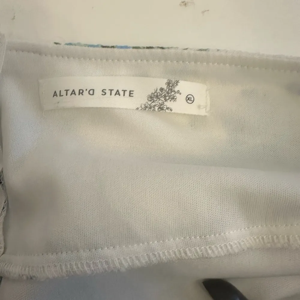 Altar'd State Cream Tiered Floral Mini Skirt Resort Wear NWOT - Image 5