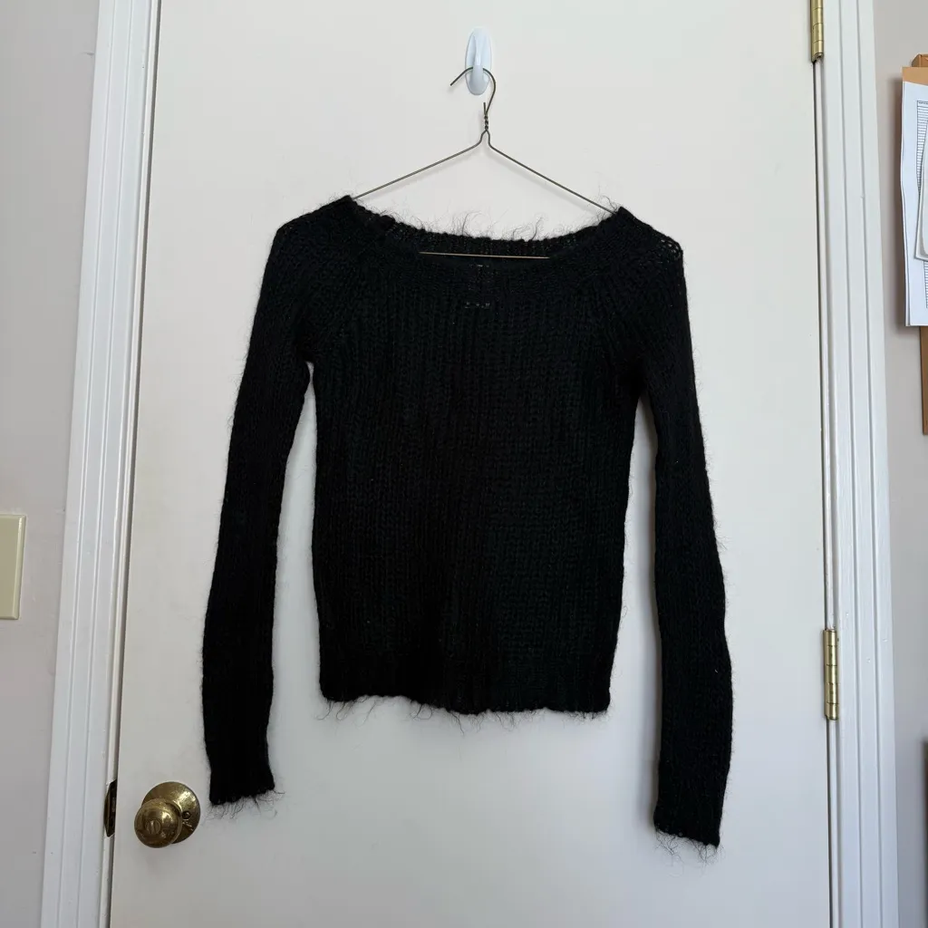 Old Navy Black Women's Crew Neck Sweater - Image 7