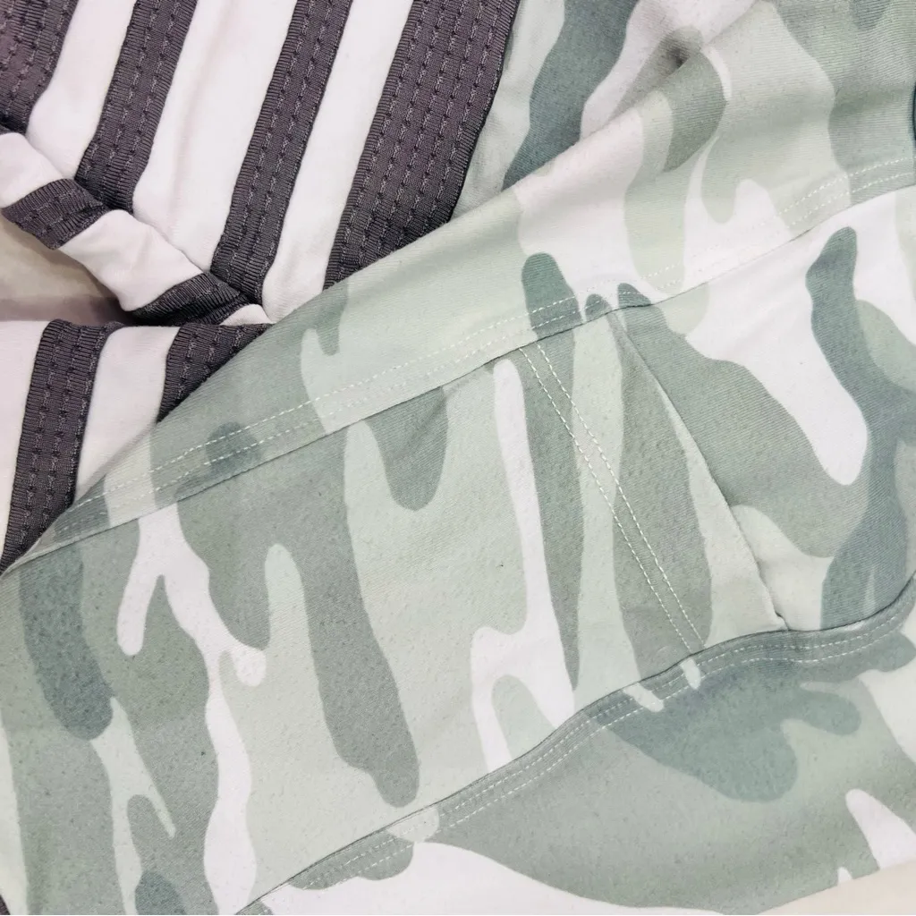 Bombshell Sportswear Pocket Thigh-High Leggings in Gray/Green Camo - Image 8