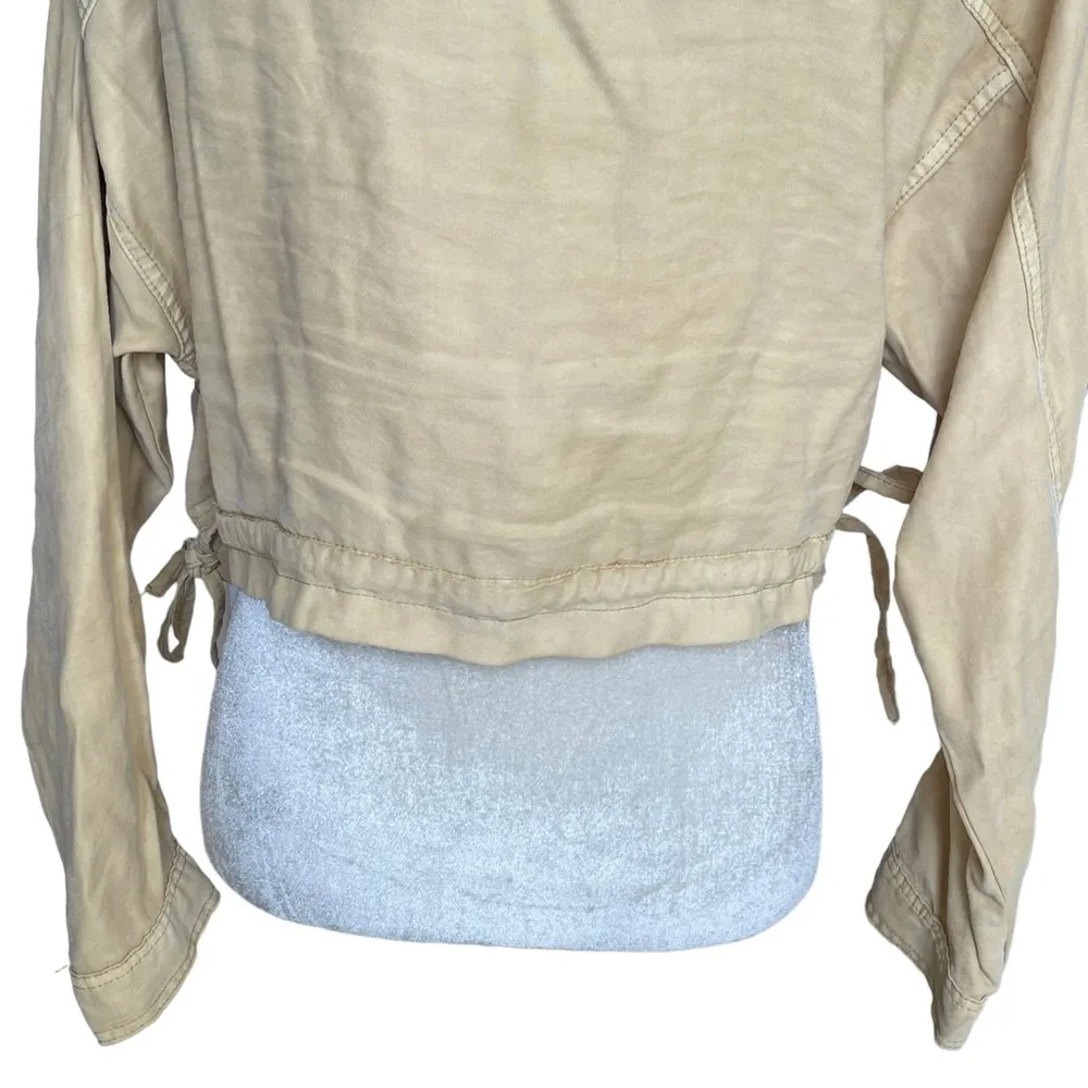 Forever 21 Cropped Drawstring Twill Jacket Size M Button Front Light Yellow - Image 9