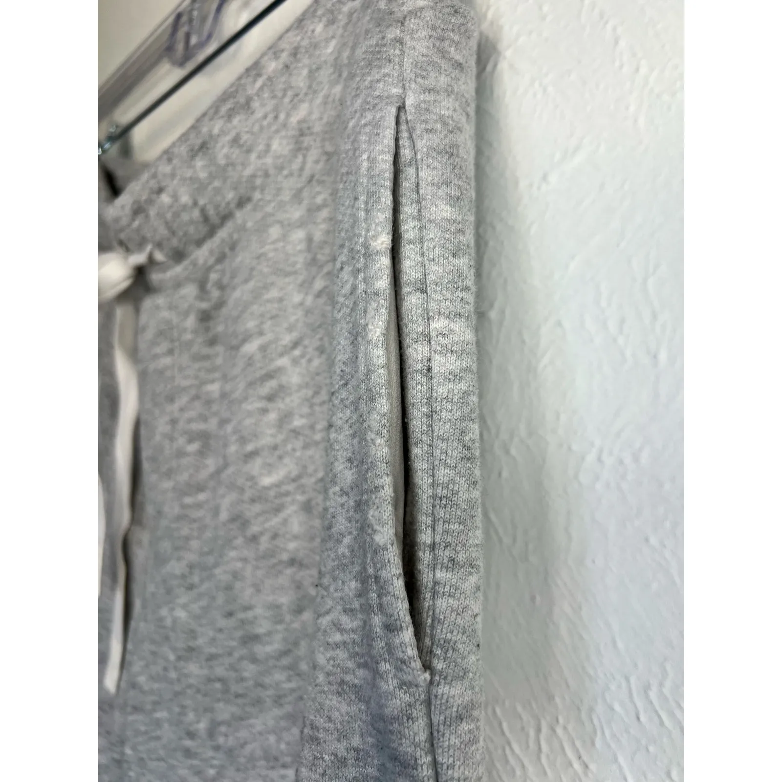 Alo Yoga Distressed Grey Sweatpants Size Small - Image 7