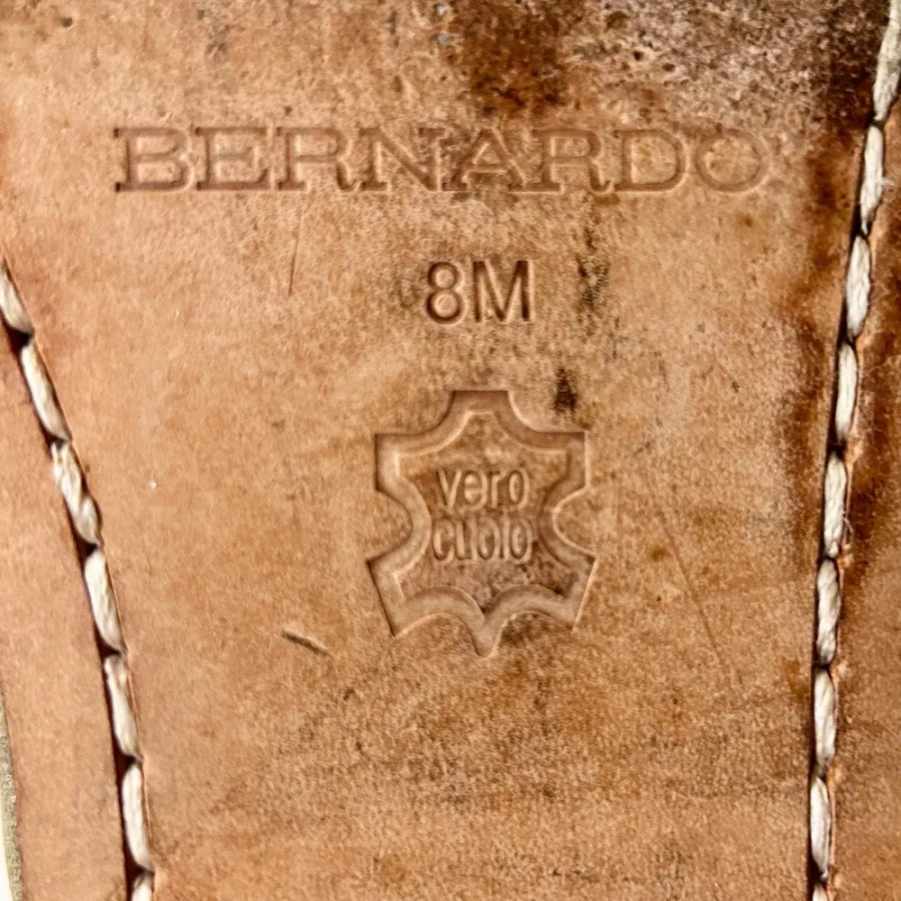 Bernardo Tia Gold & Tan Leather Cross-Strap Sandal Size 8 - Image 11