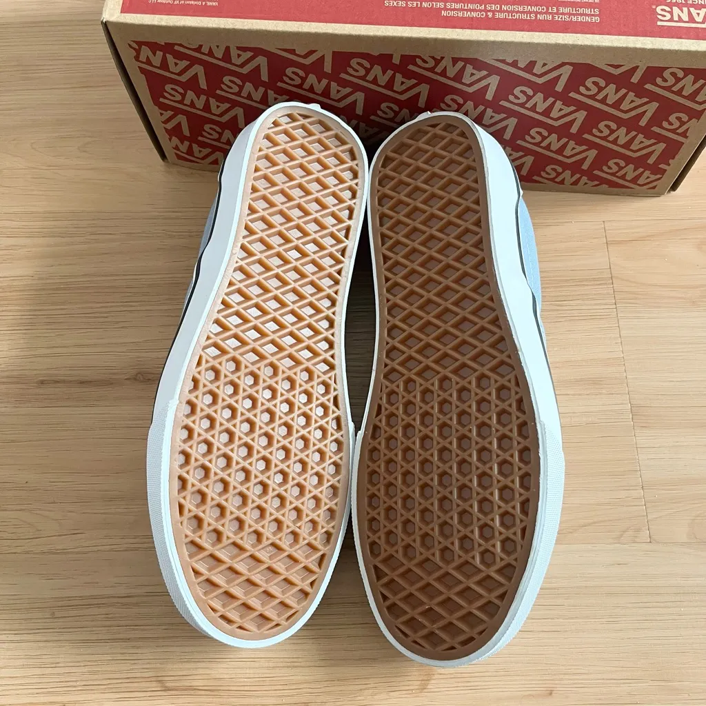 Van Classic Slip-On Checkerboard Shoe Mens 7.0 US Women 8.5 US - Image 8