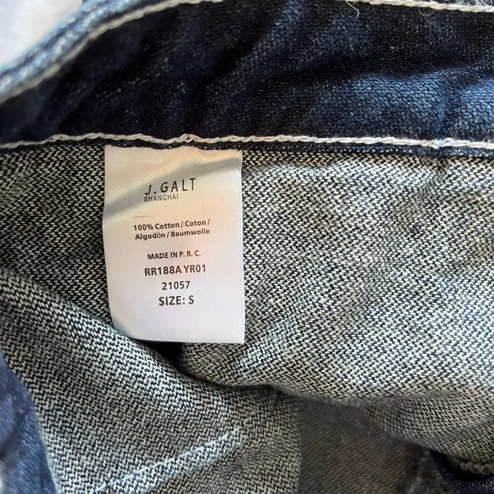 Like new: jean pleated skort size small - Image 4