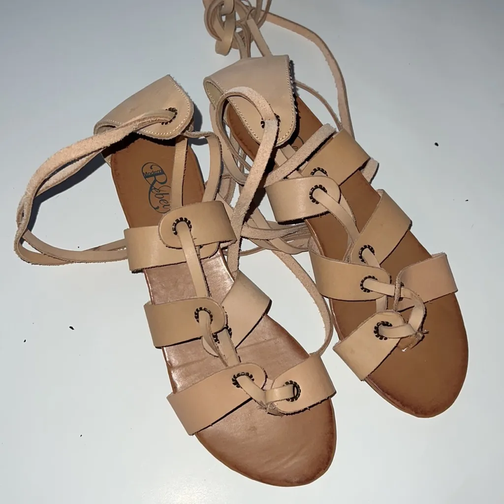 Rebel tan sandals Size 9 - Image 2