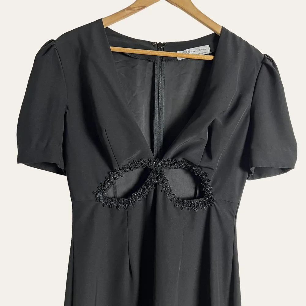 leena for Mac Duggal Black Embelished Cutout Short Sleeve Formal Gown Size 8 - Image 10