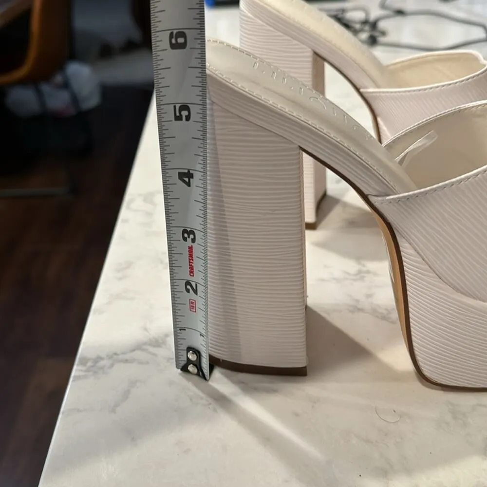 Liliana white textured platform sandals retro festival costume show size 8.5 - Image 6