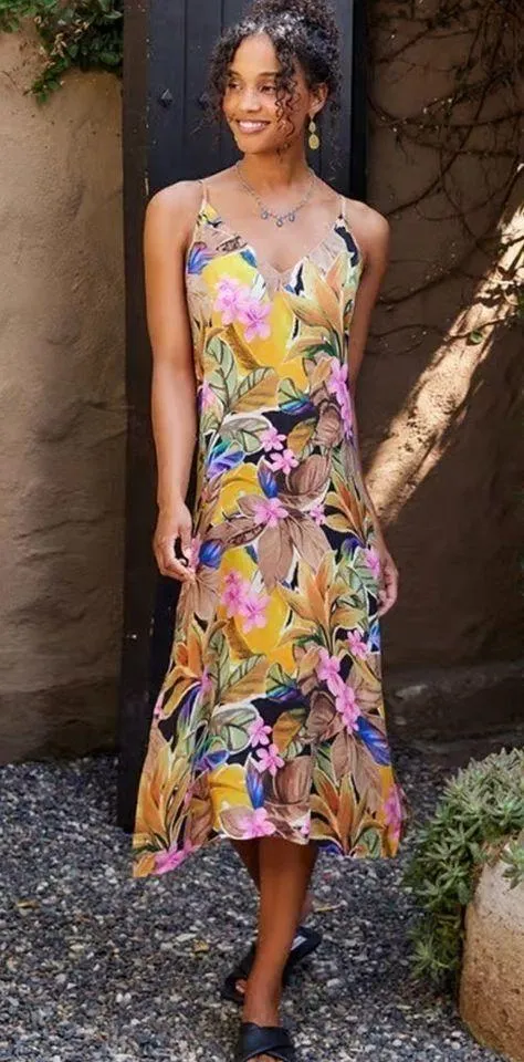 Karen Kane silky island print V neck midi dress. Side slit. Size Medium.NWT - Image 6