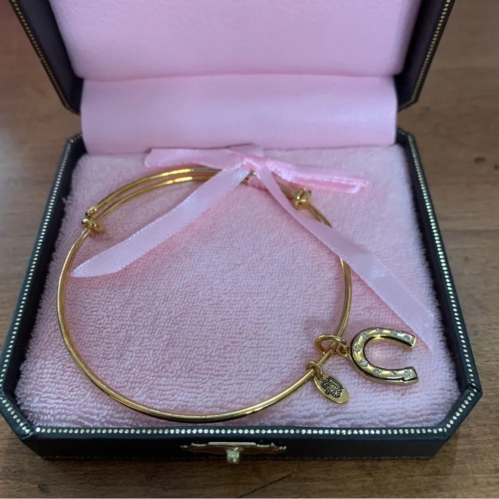 Retro Juicy Couture Pam & Gela Gold Horseshoe Wish Bangle Bracelet - Image 4