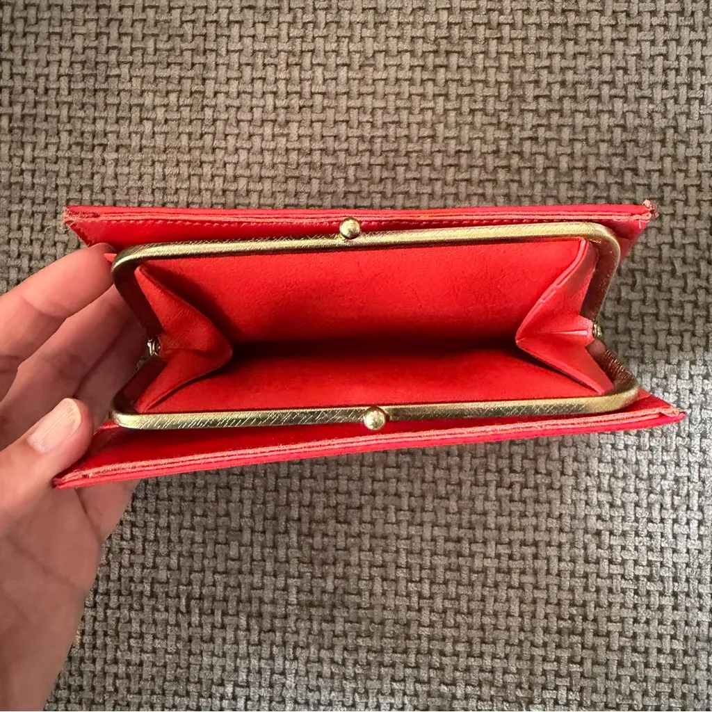 Vintage Red Vegan Leather French Kiss Lock Wallet Made in Jamaica Gold Hardware - Image 10