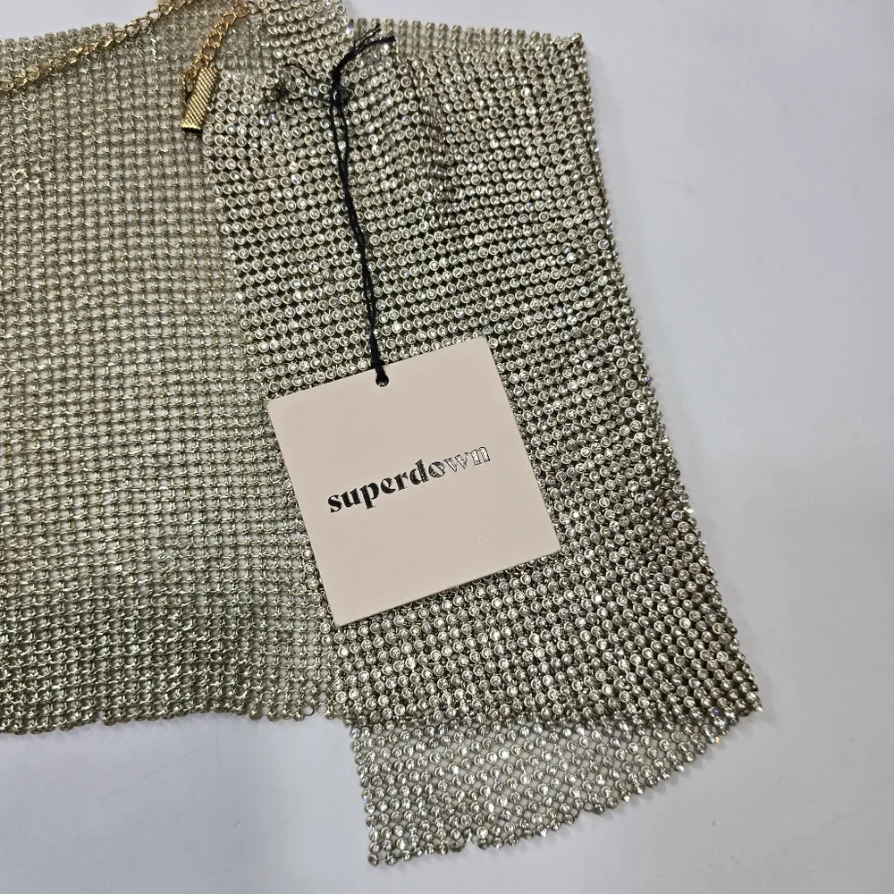 superdown  Mackenzie Crop Top in Gold - Image 7