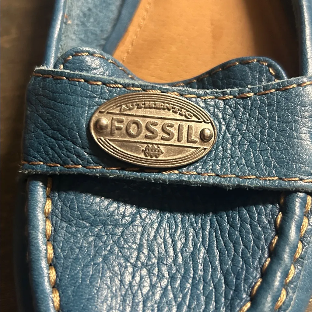 Fossil Women's 6.5 Blue Leather Loafers - Image 2