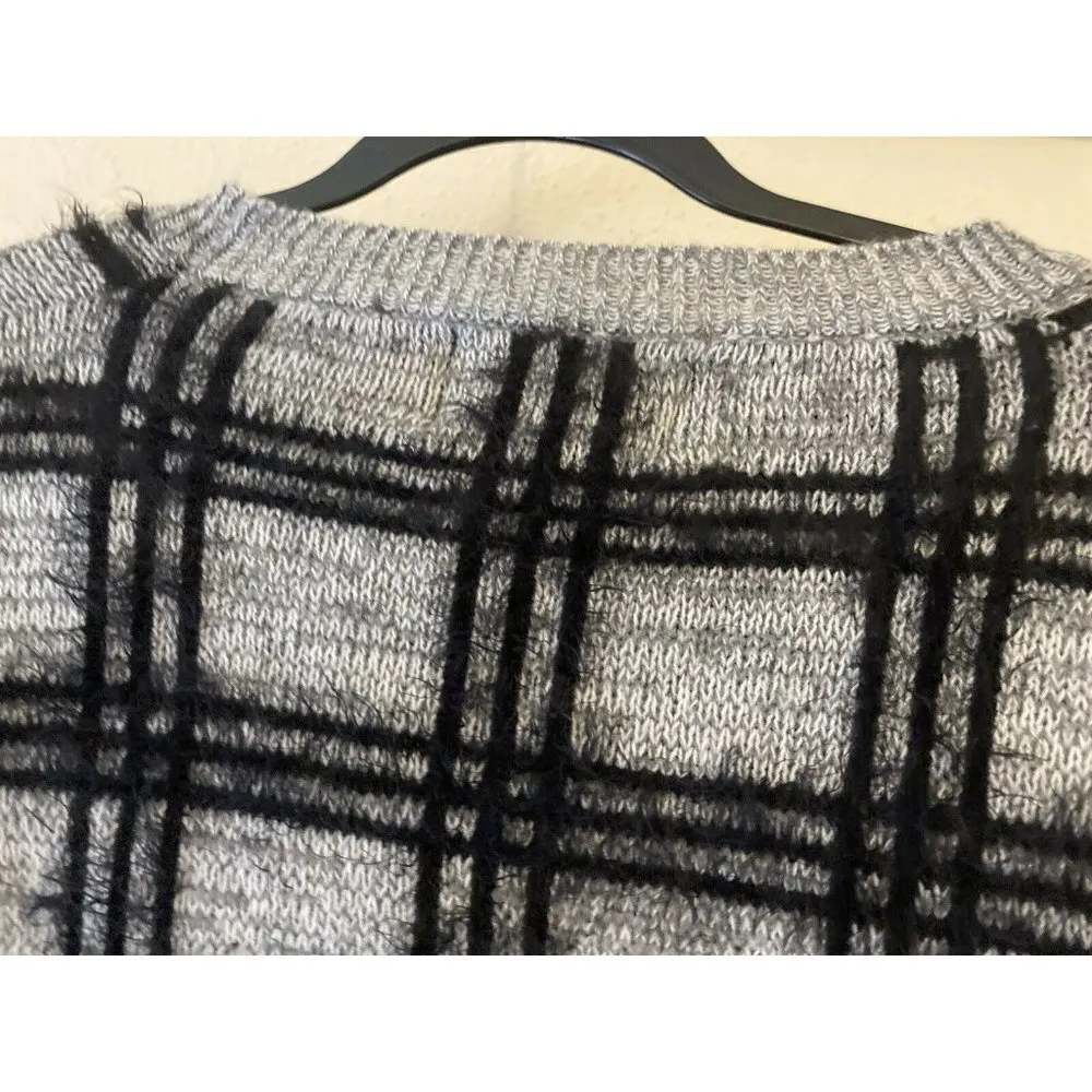 PAPER CRANE Sz M Windowpane Eyelash Pullover Crewneck Soft Sweater Gray Black - Image 9