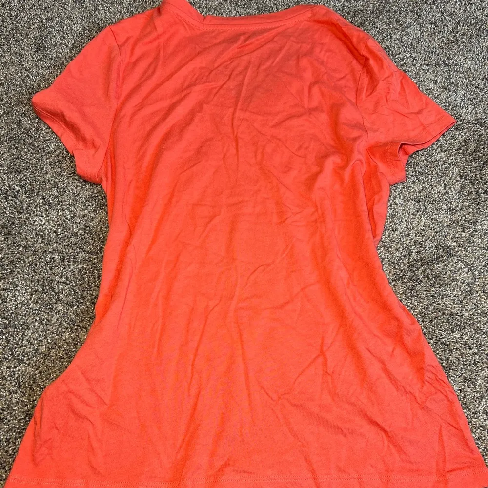 Tommy Hilfiger women’s peach/orange short sleeve T-shirt size (M) new with tag. - Image 7