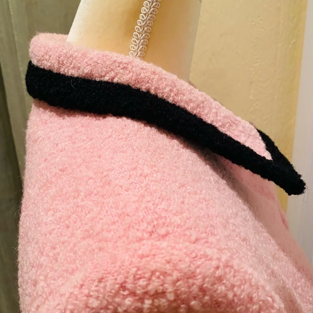 Marvin Richards Pink with black trim teddy jacket. Wool and nylon. Size 6. EUC. - Image 4