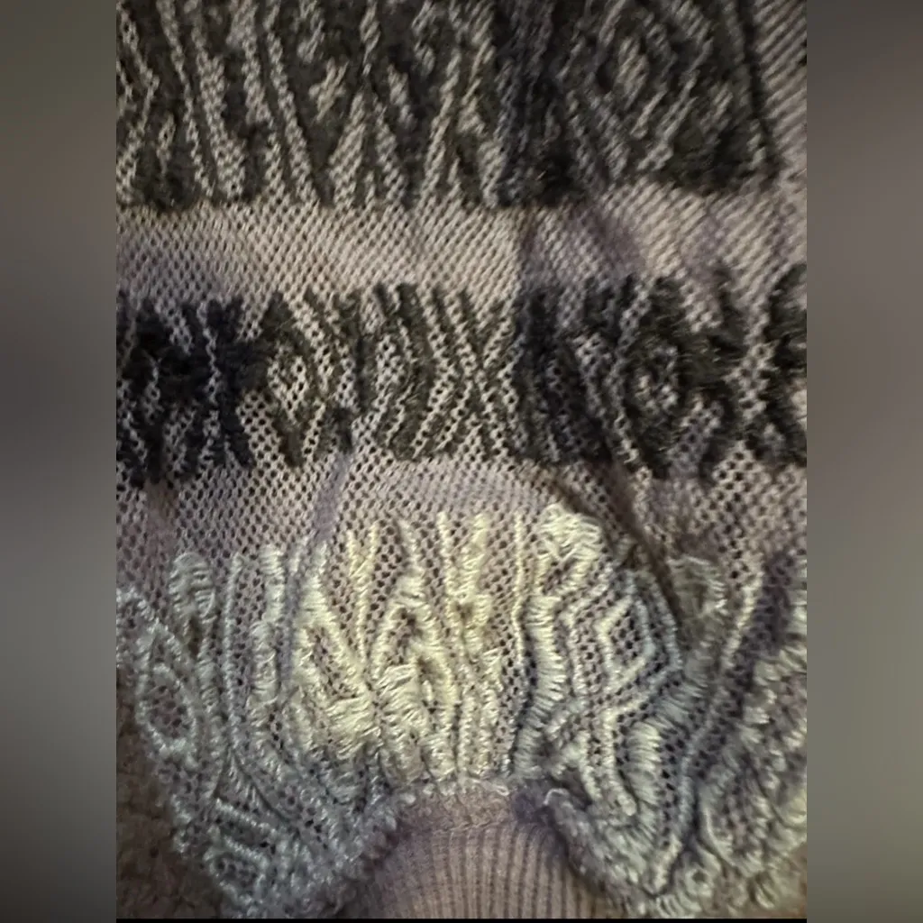 Free People Lilac Embroidered Sleeves Oversized Off-Sholder Crop Sweater Sz XS - Image 5