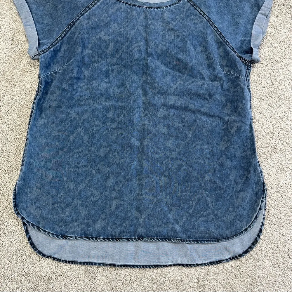 Cloth & Stone Women’s Leopard Print Denim Chambray Shirt Top Shortsleeve Blue M - Image 5