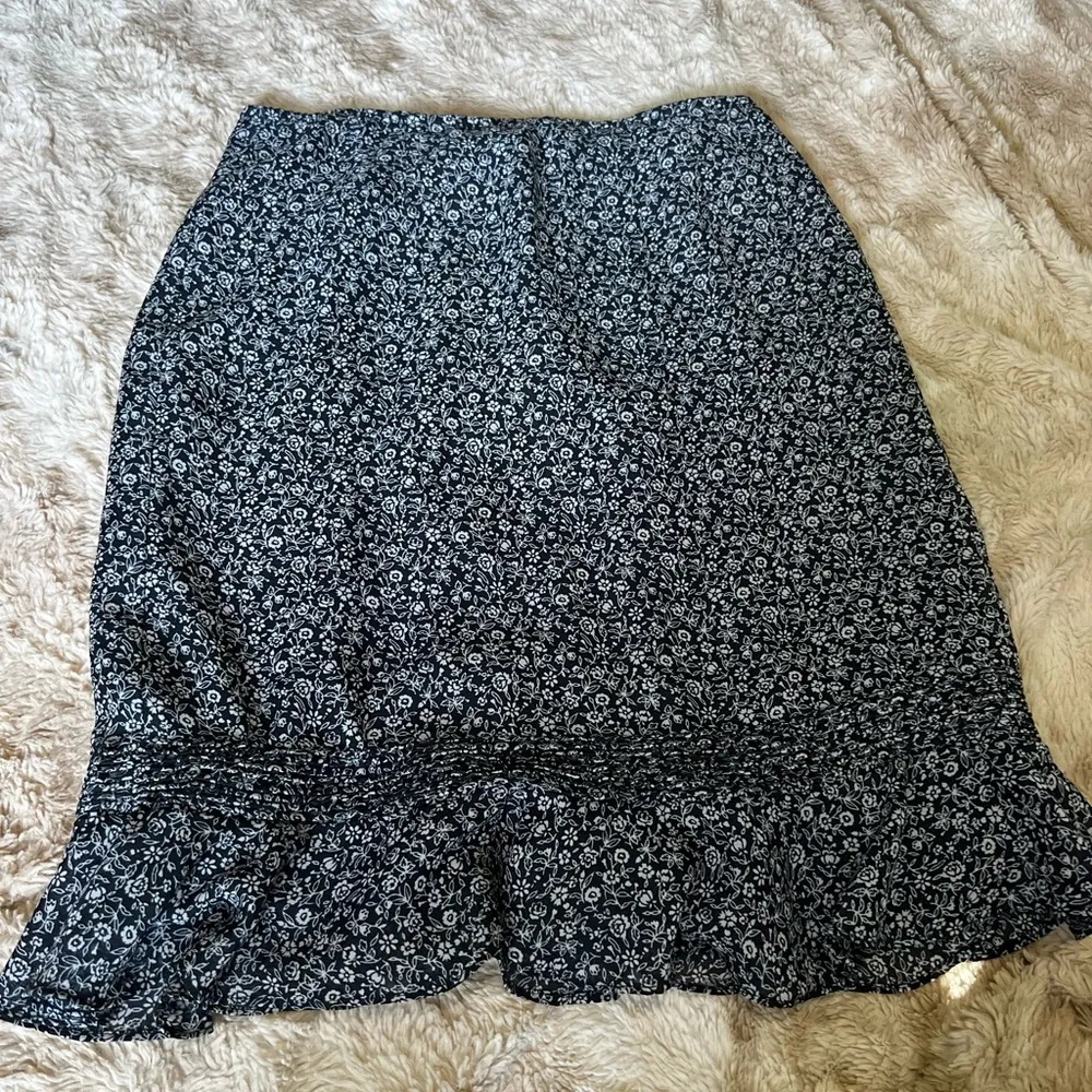 Danny & Nicole Two Piece Skirt and Blouse Set - Image 9