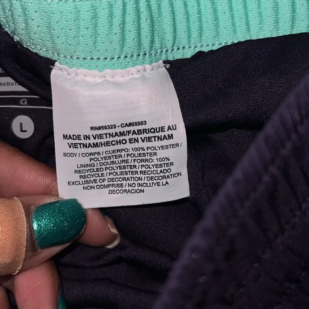 Nike Women's Purple and Mint Dri-Fit  Athletic Shorts size Large - Image 6