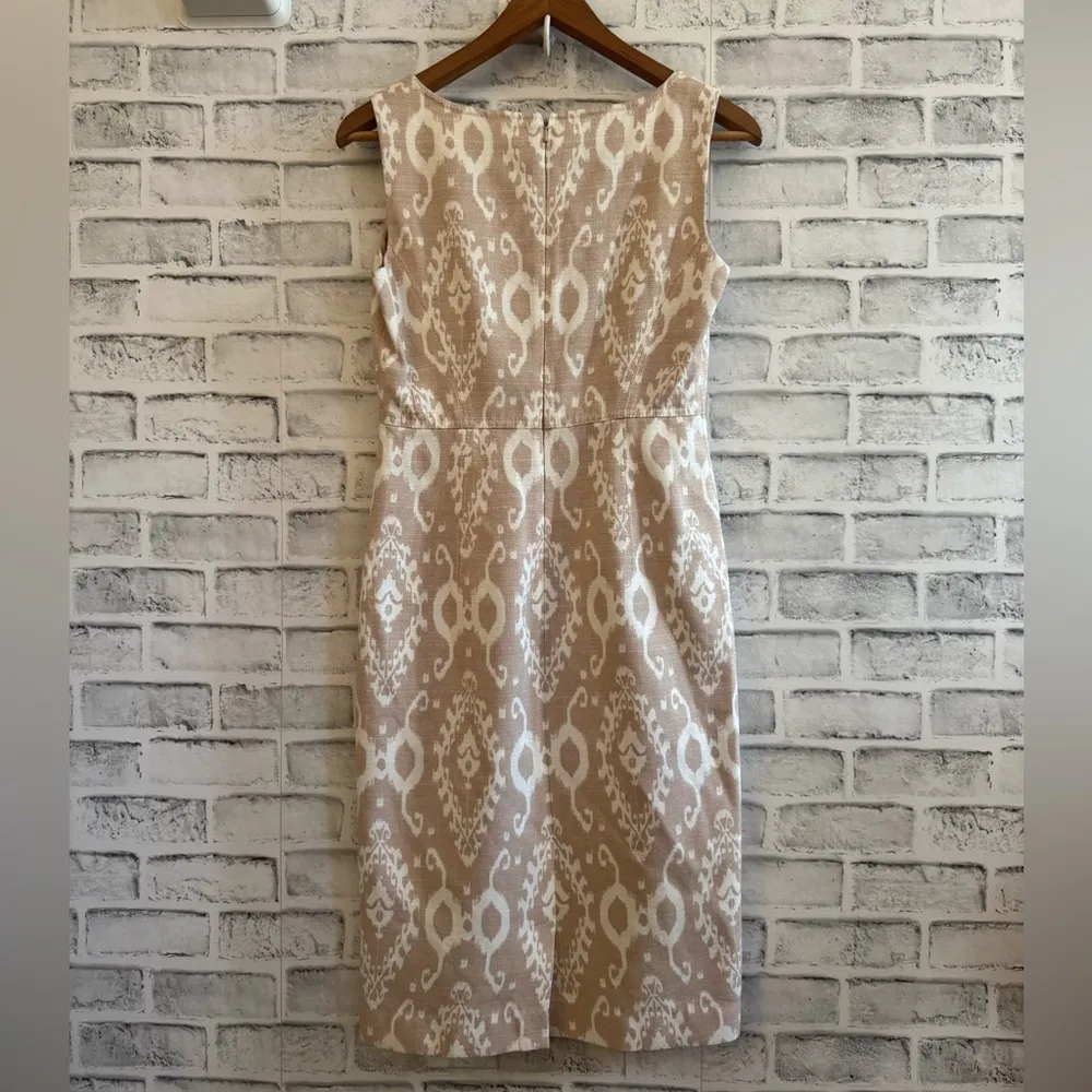 Women’s Anne Klein New York tan and white sleeveless v-neck dress 2 - Image 2