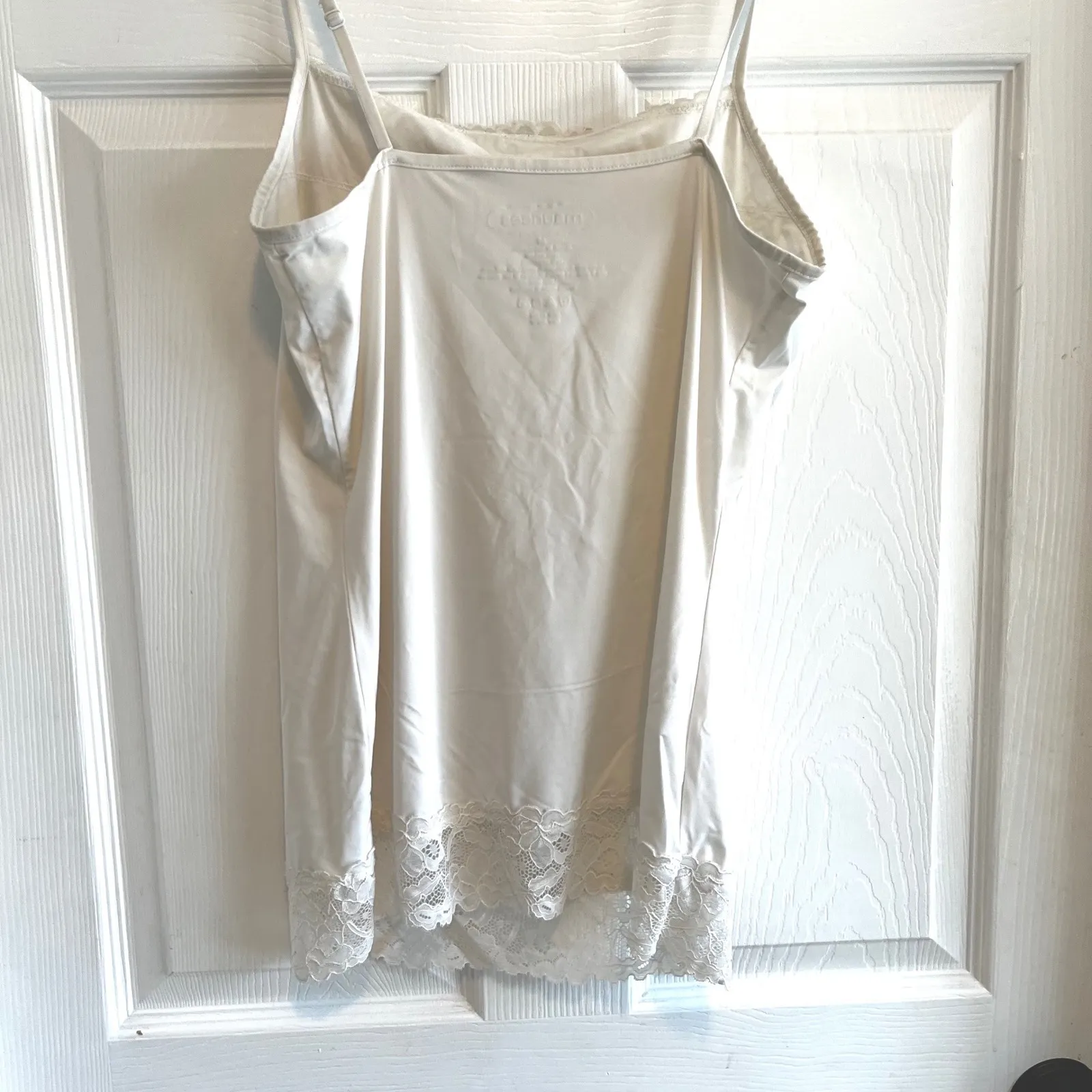 Y2K Maurices Cream Lace Trim Camisole Size Medium Nylon Spandex Layering - Image 6