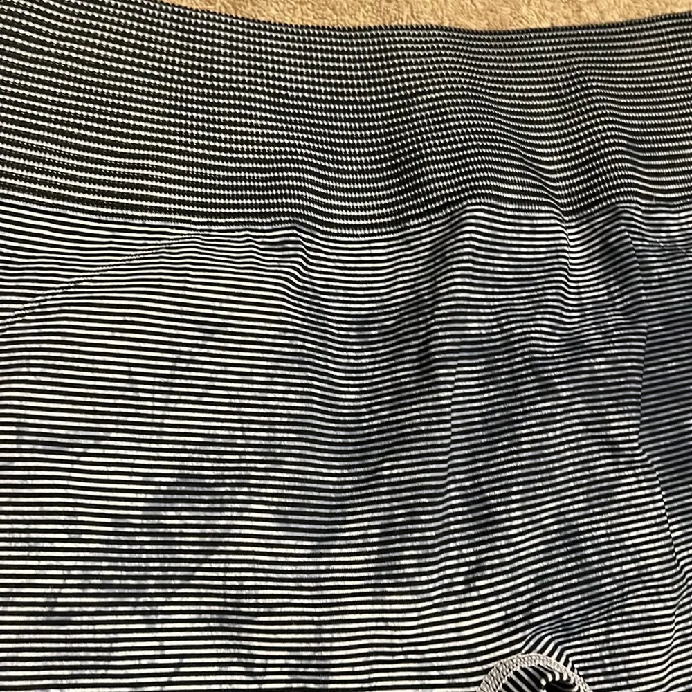 Lululemon leggins size 8 - Image 3