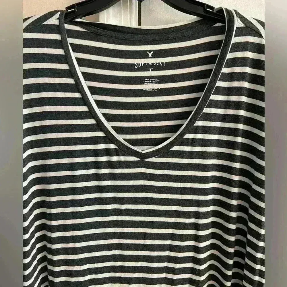 American eagle soft & sexy v neck striped tunic tee dark grey Medium - Image 2