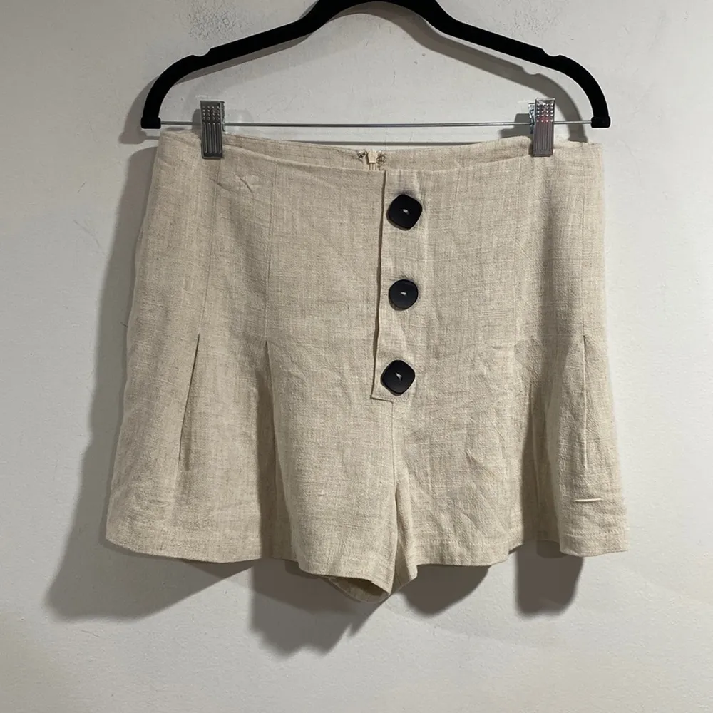 Lush linen shorts medium‎ cream beige - Image 3