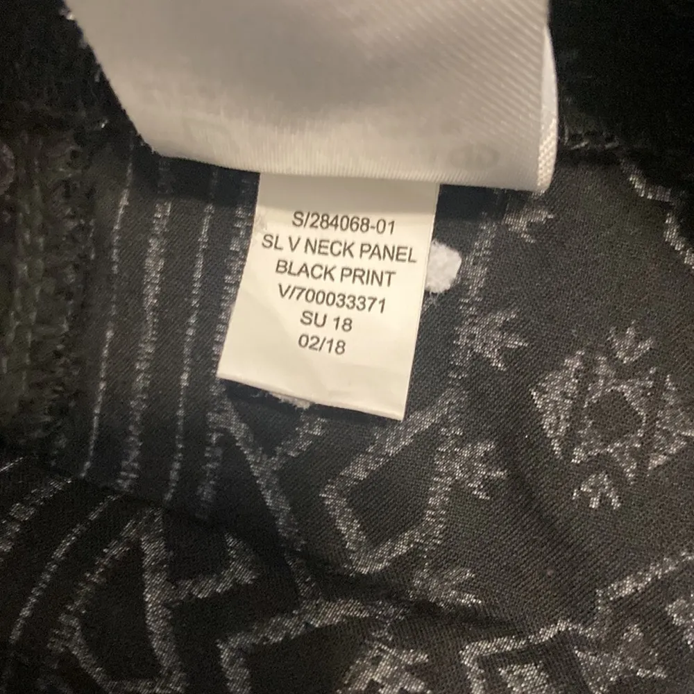 Old Navy Black/White Diamond Print V- neck Tie Neckline Sleeveless Dress Medium - Image 9