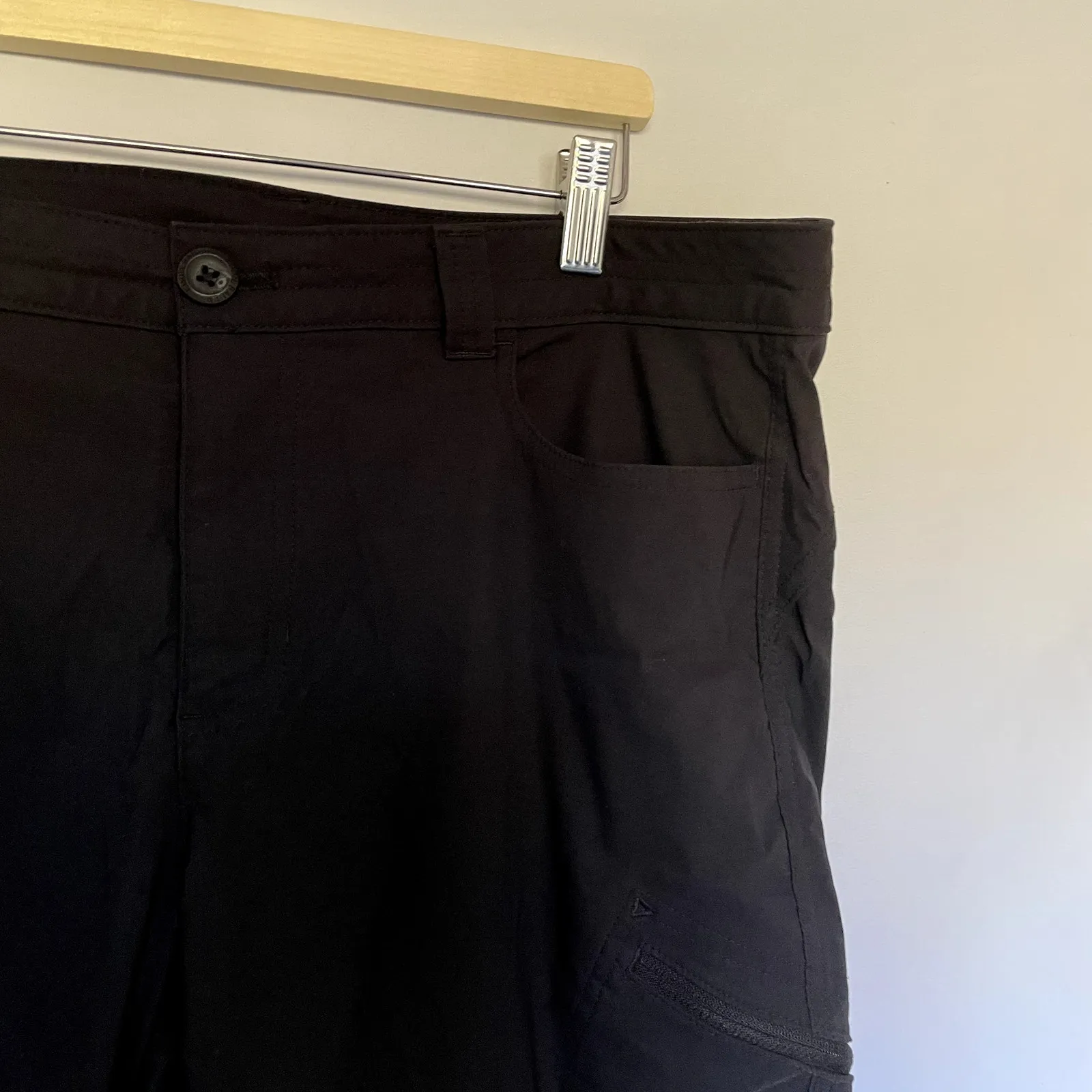 Eddie Bauer black capri utility pants women's size 16 nylon trousers hiking - Image 2