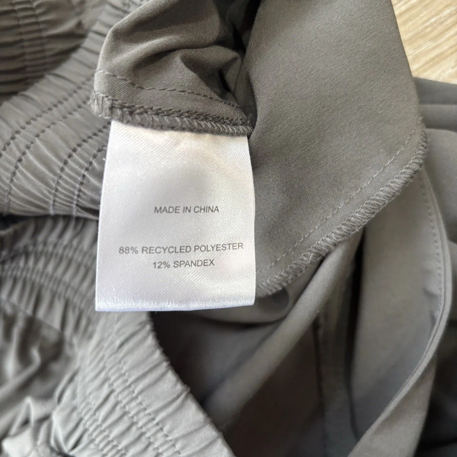 Quince Women’s Wide Leg Cropped Pull On Pants Gray Size Large Elastic Waistband - Image 3