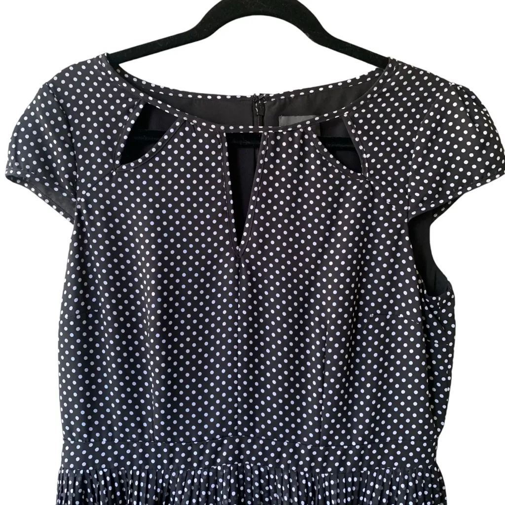 Adrianna Papell Pleated Black Dress White Polka Dots Peek‎ A Boo Neckline Sz 10 - Image 3