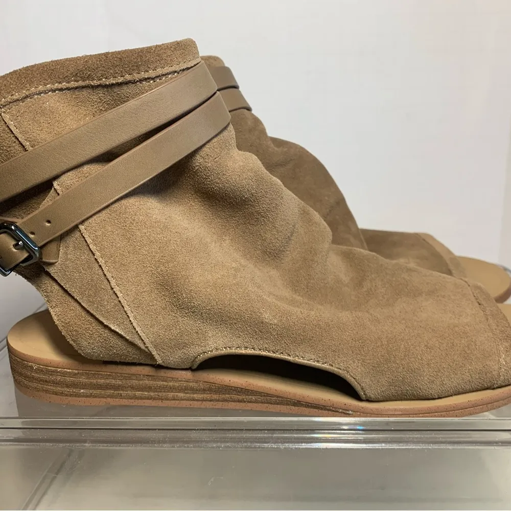 Gianni Bini Beige Suede Open Heel & Toe Ankle Upper Sz 6.5 Sandal.          1925 - Image 2